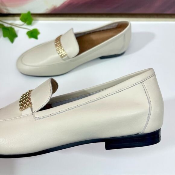 Vionic Charlotte Chain Detail Loafer in Off White Leather Size 6 - Picture 8 of 12